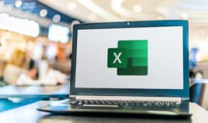 ordinateur portable avec le logo de Microsoft Excel