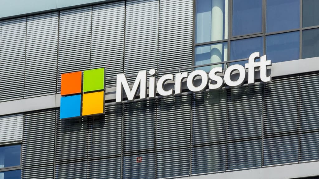 enseigne de Microsoft sur un bâtiment