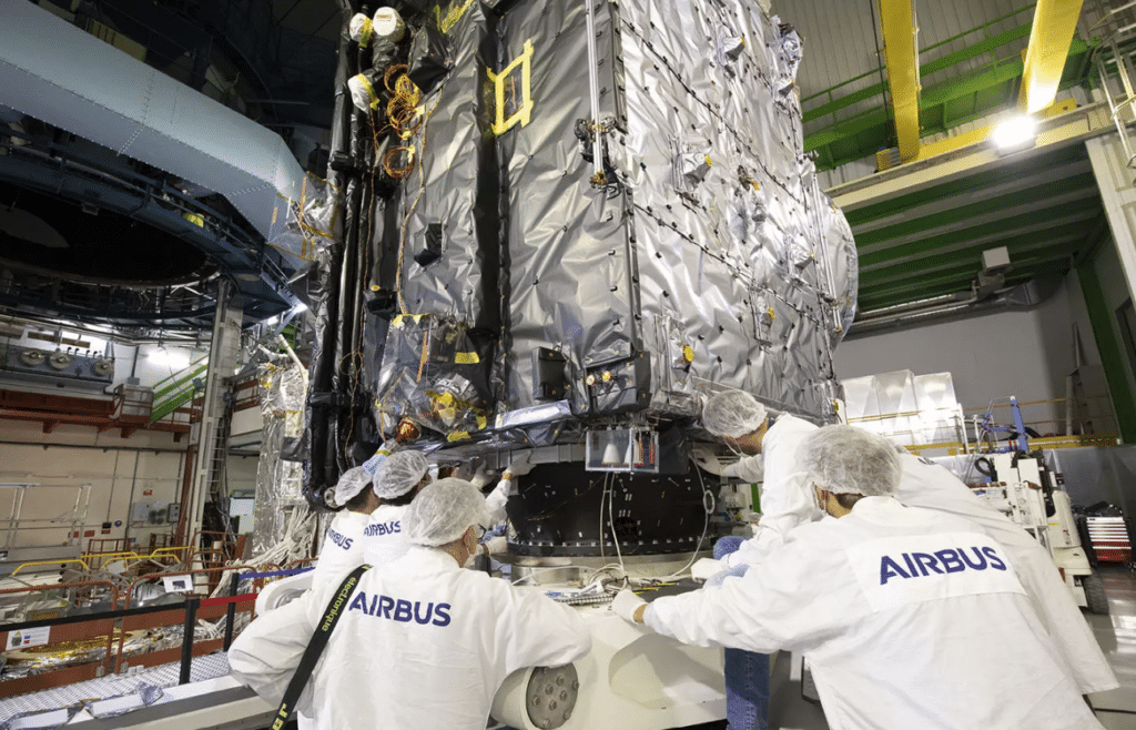 Assemblage du satellite JUICE